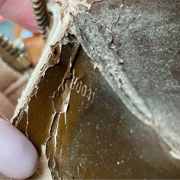 Louis Vuitton Authentic Vernis Christie MM Crossbody Bag - Picture 8 of 15